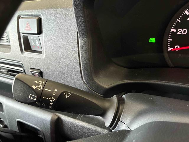 ハイゼットカーゴDX電子制御式4WD スマアシ(衝突安全防止機能) 純正AMFMチューナー 両側スライドドア キーフリー マニュアルエアコン オートライト ハロゲンヘッドランプ 電動格納式ドアミラー セキュリティアラーム(秋田県)の中古車