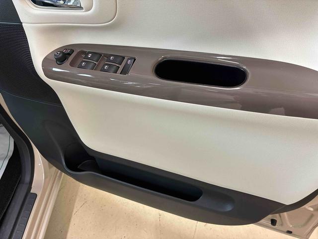 ムーヴキャンバスGホワイトアクセントVS SAIII4WD スマアシIII(衝突安全防止機能) 純正ナビ 全周囲カメラ 両側パワースライドドア キーフリー オートエアコン/ライト LEDヘッド/フォグランプ サイドエアバッグ チルトステアリング(秋田県)の中古車
