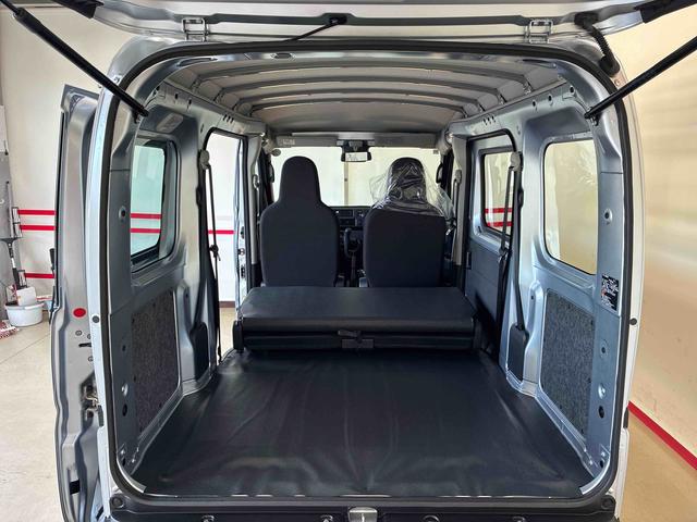 ハイゼットカーゴスペシャルパートタイム４ＷＤ　スマートアシスト（衝突安全防止機能）　ルーフキャリア　純正ＡＭ・ＦＭラジオ　マニュアルエアコン　オートライト　ハロゲンヘッドランプ　前席パワーウィンドウ　コーナーセンサー（秋田県）の中古車