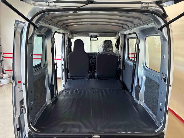 ハイゼットカーゴスペシャルパートタイム４ＷＤ　スマートアシスト（衝突安全防止機能）　ルーフキャリア　純正ＡＭ・ＦＭラジオ　マニュアルエアコン　オートライト　ハロゲンヘッドランプ　前席パワーウィンドウ　コーナーセンサー（秋田県）の中古車