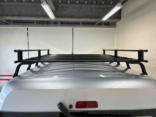 ハイゼットカーゴスペシャルパートタイム４ＷＤ　スマートアシスト（衝突安全防止機能）　ルーフキャリア　純正ＡＭ・ＦＭラジオ　マニュアルエアコン　オートライト　ハロゲンヘッドランプ　前席パワーウィンドウ　コーナーセンサー（秋田県）の中古車