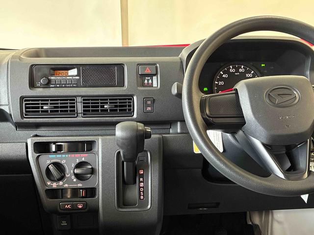 ハイゼットカーゴＤＸ電子制御式４ＷＤ　スマアシ（衝突安全防止機能）　純正ＡＭＦＭチューナー　両側スライドドア　キーレス　マニュアルエアコン　オートライト　ハロゲンヘッドランプ　パワーウィンドウ　コーナーセンサー（秋田県）の中古車