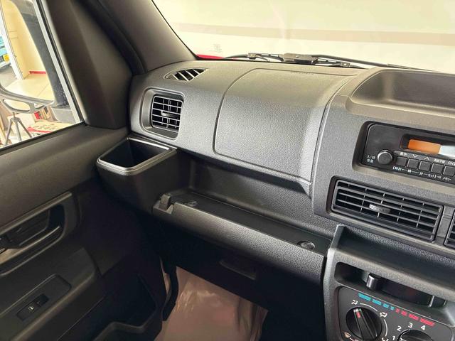 ハイゼットカーゴＤＸ電子制御式４ＷＤ　スマアシ（衝突安全防止機能）　純正ＡＭＦＭチューナー　両側スライドドア　キーレス　マニュアルエアコン　オートライト　ハロゲンヘッドランプ　パワーウィンドウ　コーナーセンサー（秋田県）の中古車