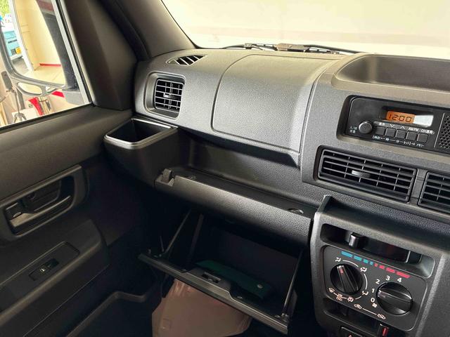 ハイゼットカーゴＤＸ電子制御式４ＷＤ　スマアシ（衝突安全防止機能）　純正ＡＭＦＭチューナー　両側スライドドア　キーレス　マニュアルエアコン　オートライト　ハロゲンヘッドランプ　パワーウィンドウ　コーナーセンサー（秋田県）の中古車