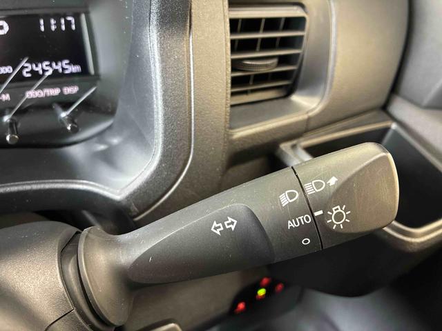 ハイゼットカーゴＤＸ電子制御式４ＷＤ　スマアシ（衝突安全防止機能）　純正ＡＭＦＭチューナー　両側スライドドア　キーレス　マニュアルエアコン　オートライト　ハロゲンヘッドランプ　パワーウィンドウ　コーナーセンサー（秋田県）の中古車