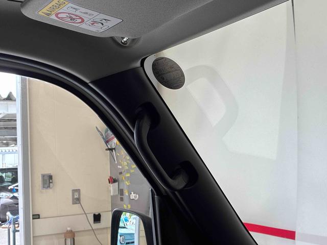 ハイゼットカーゴＤＸ電子制御式４ＷＤ　スマアシ（衝突安全防止機能）　純正ＡＭＦＭチューナー　両側スライドドア　キーレス　マニュアルエアコン　オートライト　ハロゲンヘッドランプ　パワーウィンドウ　コーナーセンサー（秋田県）の中古車