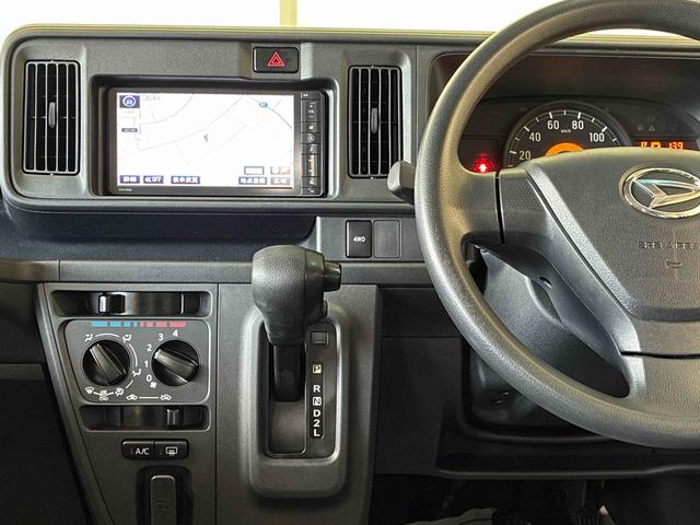 ハイゼットカーゴクルーズターボＳＡIIIパートタイム４ＷＤ　スマアシＩＩＩ（衝突安全防止機能）　純正ナビ　両側スライドドア　キーレス　マニュアルエアコン　ＬＥＤヘッドランプ　パワーウィンドウ　コーナーセンサー（リヤ）　デュアルエアバッグ（秋田県）の中古車