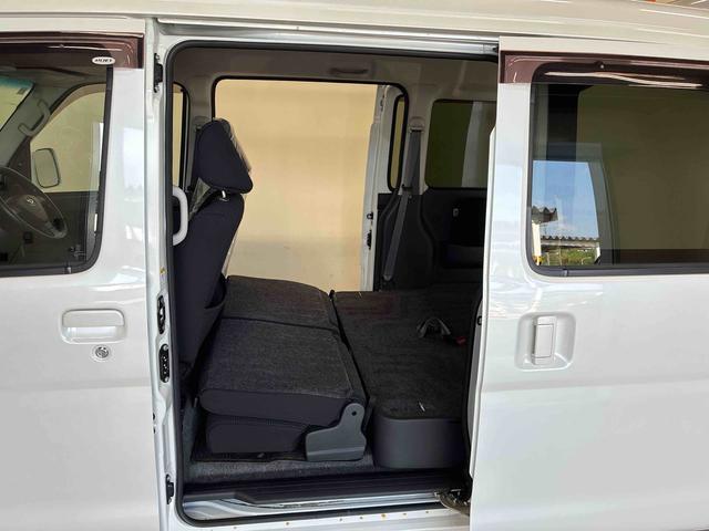 ハイゼットカーゴクルーズターボＳＡIIIパートタイム４ＷＤ　スマアシＩＩＩ（衝突安全防止機能）　純正ナビ　両側スライドドア　キーレス　マニュアルエアコン　ＬＥＤヘッドランプ　パワーウィンドウ　コーナーセンサー（リヤ）　デュアルエアバッグ（秋田県）の中古車