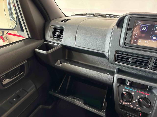 ハイゼットカーゴクルーズ電子制御式４ＷＤ　スマアシ（衝突安全防止機能）純正ディスプレイオーディオ　バックカメラ　両側スライドドア　キーフリー　マニュアルエアコン　オートライト　ＬＥＤヘッド／フォグランプ　電動格納式ドアミラー（秋田県）の中古車