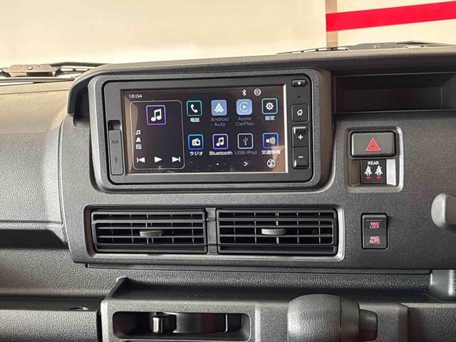 ハイゼットカーゴクルーズ電子制御式４ＷＤ　スマアシ（衝突安全防止機能）純正ディスプレイオーディオ　バックカメラ　両側スライドドア　キーフリー　マニュアルエアコン　オートライト　ＬＥＤヘッド／フォグランプ　電動格納式ドアミラー（秋田県）の中古車