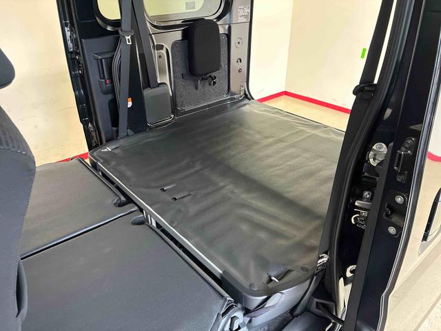 ハイゼットカーゴクルーズ電子制御式４ＷＤ　スマアシ（衝突安全防止機能）純正ディスプレイオーディオ　バックカメラ　両側スライドドア　キーフリー　マニュアルエアコン　オートライト　ＬＥＤヘッド／フォグランプ　電動格納式ドアミラー（秋田県）の中古車