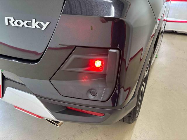 ロッキープレミアムG4WD スマアシ(衝突安全防止機能)純正ナビ/ドラレコ 全周囲カメラ TVコントロールキット キーフリー オートエアコン/ライト LEDヘッド/フォグランプ クルーズコントロール リヤフォグランプ(秋田県)の中古車
