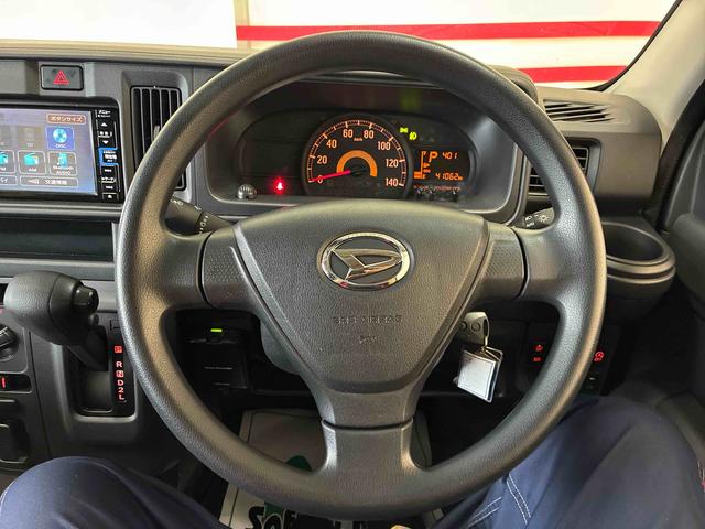ハイゼットカーゴデッキバンG SAIIIパートタイム4WD スマアシIII(衝突安全防止機能) 純正ナビ/ドラレコ バックカメラ TVコントロールキット 両側スライドドア キーレス オートライト LEDヘッド/フォグランプ パワーウィンドウ(秋田県)の中古車
