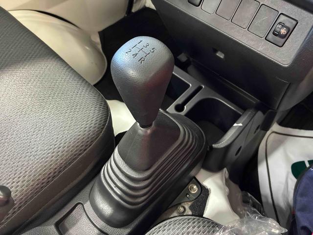 ハイゼットトラックスタンダードパートタイム4WD 5速マニュアル 純正AMFMチューナー マニュアルエアコン ハロゲンヘッドランプ 運転席エアバッグ リヤ4枚リーフスプリング(秋田県)の中古車