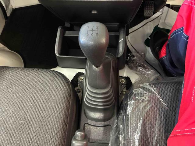 ハイゼットトラックスタンダードパートタイム4WD 5速マニュアル 純正AMFMチューナー マニュアルエアコン ハロゲンヘッドランプ 運転席エアバッグ リヤ4枚リーフスプリング(秋田県)の中古車