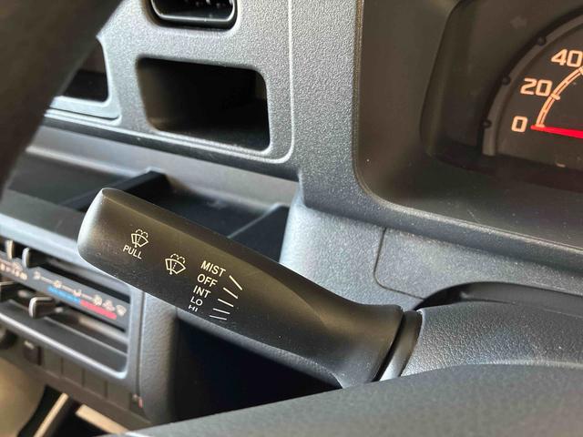 ハイゼットトラックスタンダードパートタイム4WD 5速マニュアル 純正AMFMチューナー マニュアルエアコン ハロゲンヘッドランプ 運転席エアバッグ リヤ4枚リーフスプリング(秋田県)の中古車