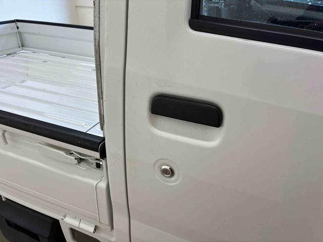 ハイゼットトラックスタンダードパートタイム4WD 5速マニュアル 純正AMFMチューナー マニュアルエアコン ハロゲンヘッドランプ 運転席エアバッグ リヤ4枚リーフスプリング(秋田県)の中古車