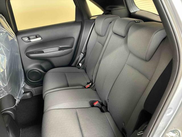 フィットｅ：ＨＥＶベーシック４ＷＤ　衝突安全防止機能　ナビ　バックカメラ　クルーズコントロール　オートエアコン／ライト　ＬＥＤヘッド／フォグランプ　ドラレコ（前後）　サイドカーテンエアバッグ　チルトステアリング　シートリフター（秋田県）の中古車