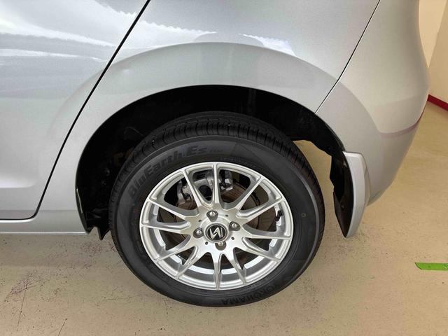 フィットｅ：ＨＥＶベーシック４ＷＤ　衝突安全防止機能　ナビ　バックカメラ　クルーズコントロール　オートエアコン／ライト　ＬＥＤヘッド／フォグランプ　ドラレコ（前後）　サイドカーテンエアバッグ　チルトステアリング　シートリフター（秋田県）の中古車