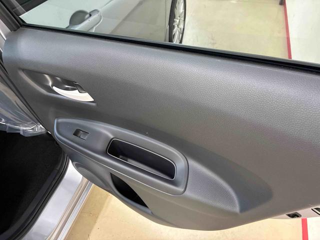 フィットｅ：ＨＥＶベーシック４ＷＤ　衝突安全防止機能　ナビ　バックカメラ　クルーズコントロール　オートエアコン／ライト　ＬＥＤヘッド／フォグランプ　ドラレコ（前後）　サイドカーテンエアバッグ　チルトステアリング　シートリフター（秋田県）の中古車