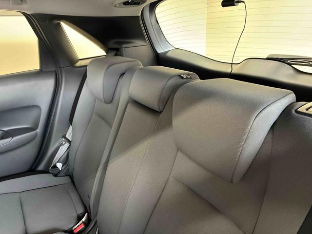フィットｅ：ＨＥＶベーシック４ＷＤ　衝突安全防止機能　ナビ　バックカメラ　クルーズコントロール　オートエアコン／ライト　ＬＥＤヘッド／フォグランプ　ドラレコ（前後）　サイドカーテンエアバッグ　チルトステアリング　シートリフター（秋田県）の中古車