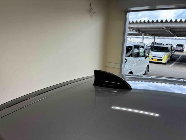 フィットｅ：ＨＥＶベーシック４ＷＤ　衝突安全防止機能　ナビ　バックカメラ　クルーズコントロール　オートエアコン／ライト　ＬＥＤヘッド／フォグランプ　ドラレコ（前後）　サイドカーテンエアバッグ　チルトステアリング　シートリフター（秋田県）の中古車
