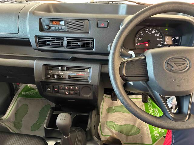 ハイゼットトラックスタンダード　農用スペシャルパートタイム４ＷＤ　スマアシ（衝突安全防止機能）　純正ＡＭＦＭチューナー　マニュアルエアコン　オートライト　ハロゲンヘッドランプ　荷台灯　リヤ４枚リーフスプリング　デュアルエアバッグ　コーナーセンサー（秋田県）の中古車