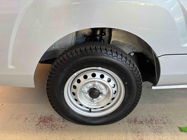 ハイゼットトラックスタンダード　農用スペシャルパートタイム４ＷＤ　スマアシ（衝突安全防止機能）　純正ＡＭＦＭチューナー　マニュアルエアコン　オートライト　ハロゲンヘッドランプ　荷台灯　リヤ４枚リーフスプリング　デュアルエアバッグ　コーナーセンサー（秋田県）の中古車