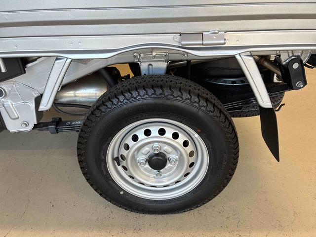 ハイゼットトラックスタンダード　農用スペシャルパートタイム４ＷＤ　スマアシ（衝突安全防止機能）　純正ＡＭＦＭチューナー　マニュアルエアコン　オートライト　ハロゲンヘッドランプ　荷台灯　リヤ４枚リーフスプリング　デュアルエアバッグ　コーナーセンサー（秋田県）の中古車
