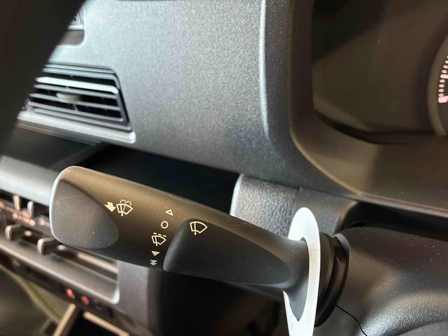 ハイゼットトラックスタンダード　農用スペシャルパートタイム４ＷＤ　スマアシ（衝突安全防止機能）　純正ＡＭＦＭチューナー　マニュアルエアコン　オートライト　ハロゲンヘッドランプ　荷台灯　リヤ４枚リーフスプリング　デュアルエアバッグ　コーナーセンサー（秋田県）の中古車