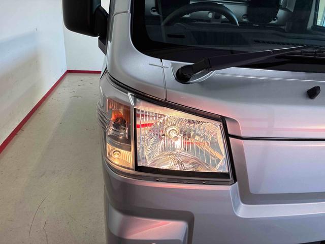 ハイゼットトラックスタンダード　農用スペシャルパートタイム４ＷＤ　スマアシ（衝突安全防止機能）　純正ＡＭＦＭチューナー　マニュアルエアコン　オートライト　ハロゲンヘッドランプ　荷台灯　リヤ４枚リーフスプリング　デュアルエアバッグ　コーナーセンサー（秋田県）の中古車