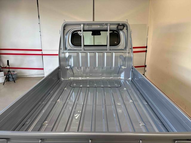 ハイゼットトラックスタンダード　農用スペシャルパートタイム４ＷＤ　スマアシ（衝突安全防止機能）　純正ＡＭＦＭチューナー　マニュアルエアコン　オートライト　ハロゲンヘッドランプ　荷台灯　リヤ４枚リーフスプリング　デュアルエアバッグ　コーナーセンサー（秋田県）の中古車