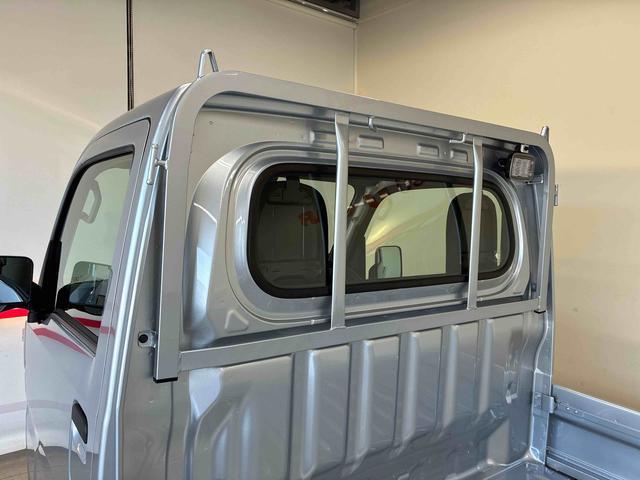 ハイゼットトラックスタンダード　農用スペシャルパートタイム４ＷＤ　スマアシ（衝突安全防止機能）　純正ＡＭＦＭチューナー　マニュアルエアコン　オートライト　ハロゲンヘッドランプ　荷台灯　リヤ４枚リーフスプリング　デュアルエアバッグ　コーナーセンサー（秋田県）の中古車