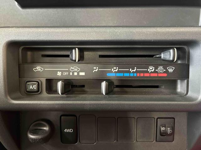 ハイゼットトラックスタンダードパートタイム４ＷＤ　５速マニュアル　純正ＡＭＦＭチューナー　マニュアルエアコン　リヤ４枚リーフスプリング　ハロゲンヘッドランプ　ストロング防錆パック（秋田県）の中古車