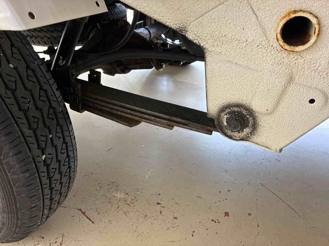 ハイゼットトラックスタンダードパートタイム４ＷＤ　５速マニュアル　純正ＡＭＦＭチューナー　マニュアルエアコン　リヤ４枚リーフスプリング　ハロゲンヘッドランプ　ストロング防錆パック（秋田県）の中古車