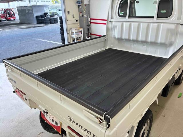 ハイゼットトラックスタンダードパートタイム４ＷＤ　５速マニュアル　純正ＡＭＦＭチューナー　マニュアルエアコン　リヤ４枚リーフスプリング　ハロゲンヘッドランプ　ストロング防錆パック（秋田県）の中古車