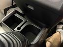 パートタイム４ＷＤ　スマアシ（衝突安全防止機能）５速マニュアル　純正ＡＭＦＭ　マニュアルエアコン　オートライト　ハロゲンヘッドランプ　荷台灯　リヤ４枚リーフスプリング　デュアルエアバ　コーナーセンサー（秋田県）の中古車