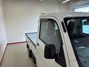 パートタイム４ＷＤ　スマアシ（衝突安全防止機能）５速マニュアル　純正ＡＭＦＭ　マニュアルエアコン　オートライト　ハロゲンヘッドランプ　荷台灯　リヤ４枚リーフスプリング　デュアルエアバ　コーナーセンサー（秋田県）の中古車