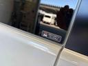 ４ＷＤ　純正ＣＤ　ＬＥＤヘッドライト　キーレスエントリー　リヤヒーター　電動格納ドアミラー　オートエアコン／ライト／ハイビーム　オーバーヘッドシェルフ　ＶＳＣ（横滑り防止機能）（秋田県）の中古車