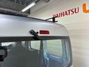 パートタイム４ＷＤ　スマートアシスト（衝突安全防止機能）　ルーフキャリア　純正ＡＭ・ＦＭラジオ　マニュアルエアコン　オートライト　ハロゲンヘッドランプ　前席パワーウィンドウ　コーナーセンサー（秋田県）の中古車