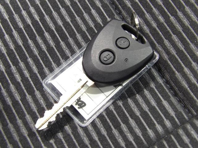 ハイゼットカーゴＤＸ４ＷＤ　スマートアシスト　クリアランスソナー　ＶＳＣ　ＴＲＣ　フロントパワーウインドウ　キーレスエントリー　　ＡＭ／ＦＭラジオ　荷室ＬＥＤランプ　助手席シートスライド　リヤヒーター（岩手県）の中古車