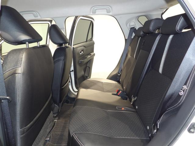 ロッキープレミアムＧ　ＨＥＶｅ−ＳＭＡＲＴハイブリッド　純正エンジンスターター　全周囲カメラ　９インチナビ　ＥＴＣ　スマアシ　１７インチアルミ　ＬＥＤヘッドライト　電動パーキング　ブレーキホールド　運転席・助手席シートヒーター（岩手県）の中古車