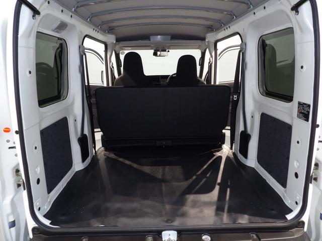 ハイゼットカーゴＤＸ電子制御４ＷＤ　ＣＶＴ　スマートアシスト　リアヒーター　荷室フラット　キーレスエントリー　前席パワーウィンドウ　エコアイドル　ＡＢＳ　ＶＳＣ＆ＴＲＣ　１２インチスチールホイール（岩手県）の中古車