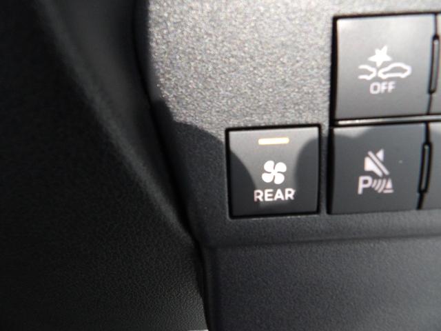 ハイゼットカーゴＤＸ電子制御４ＷＤ　ＣＶＴ　スマートアシスト　リアヒーター　荷室フラット　キーレスエントリー　前席パワーウィンドウ　エコアイドル　ＡＢＳ　ＶＳＣ＆ＴＲＣ　１２インチスチールホイール（岩手県）の中古車