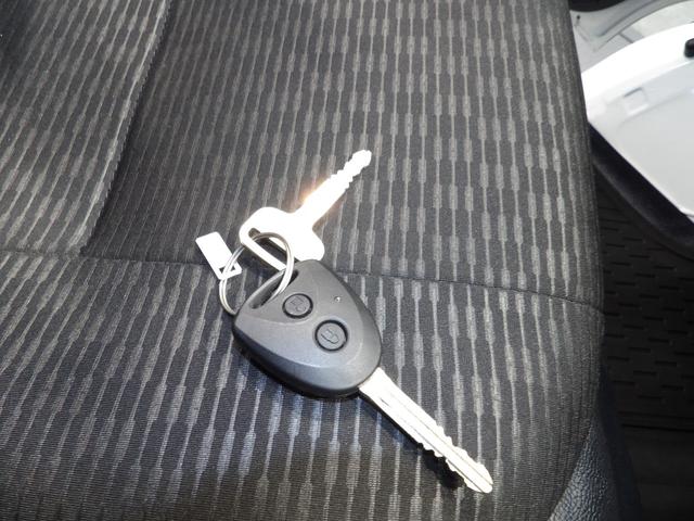 ハイゼットカーゴＤＸ電子制御４ＷＤ　ＣＶＴ　スマートアシスト　リアヒーター　荷室フラット　キーレスエントリー　前席パワーウィンドウ　エコアイドル　ＡＢＳ　ＶＳＣ＆ＴＲＣ　１２インチスチールホイール（岩手県）の中古車