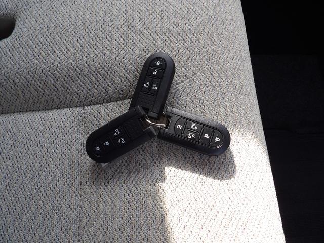 ムーヴキャンバスＸ　ＳＡIII４ＷＤ　置き楽ボックス　バックカメラ　両側パワースライドドア　オートライト　オートハイビーム　イモビライザー機能付きキーフリーシステム　プッシュボタンスタート　オートエアコン　スマアシ（岩手県）の中古車