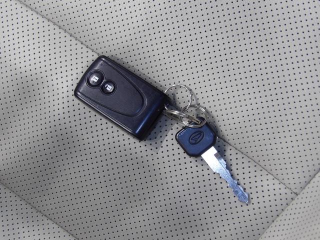 コペン２０ｔｈアニバーサリーエディションナビ　ＢＢＳ製１６インチ鍛造アルミ　ＭＯＭＯ製本革巻ステアリング　専用スポーツシート　シートヒーター　２０周年記念エンブレム　電動アクティブトップ　ＬＥＤヘッドライト　プッシュスタート　オートエアコン（岩手県）の中古車