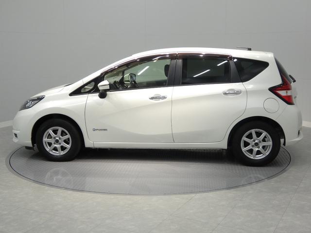 ノートｅ−パワー　Ｘ純正ナビ　純正エンジンスターター　インテリジェントキー　デジタルルームミラー　アラウンドビューモニター（岩手県）の中古車