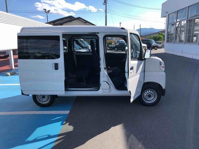 ハイゼットカーゴＤＸ　４ＷＤ　走行距離３６１０ｋｍ４ＷＤ　スマートアシスト　マニュアルエアコン　キーレスエントリー　純正ナビアップグレードパック　１２Ｖ電源　コーナーセンサー（山形県）の中古車