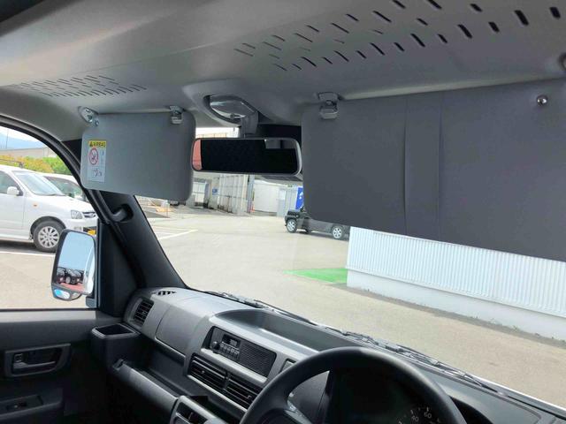 ハイゼットカーゴＤＸ　４ＷＤ　走行距離２５８８ｋｍ４ＷＤ　スマートアシスト　ＡＭ／ＦＭラジオ　マニュアルエアコン　キーレスエントリー　コーナーセンサー　アイドリングストップ　１２Ｖ電源（山形県）の中古車